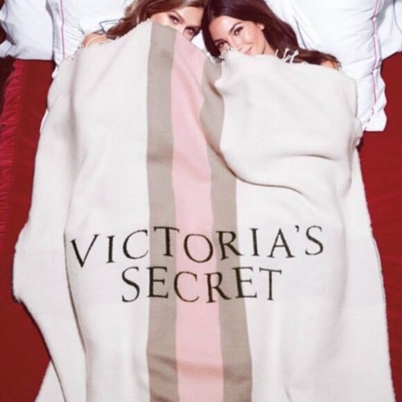 NWT Victoria’s Secret LARGE Blanket 50”x60” Throw - Picture 1 of 4